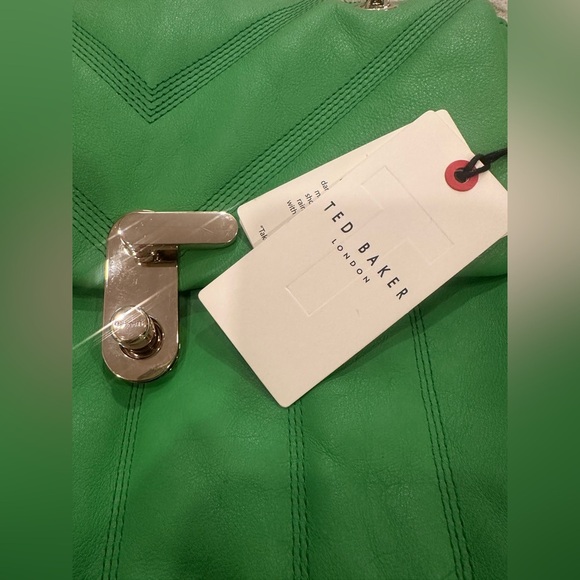 Ted Baker Ayahlin Quilted Puffer Medium Shoulder Bag Green Chain Shoulder Bag - Picture 14 of 16